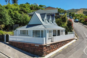 Islay Cottage - Lyttelton Holiday Home